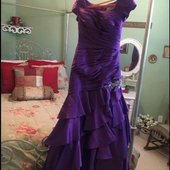 Dresses | Purple Prom Dress In Great Condition Only Worn Twice Size 24 |  Poshmark